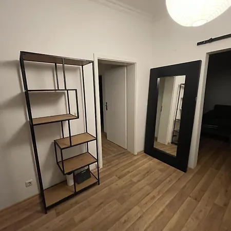 Entire House With Garden - Exclusively For Your Group