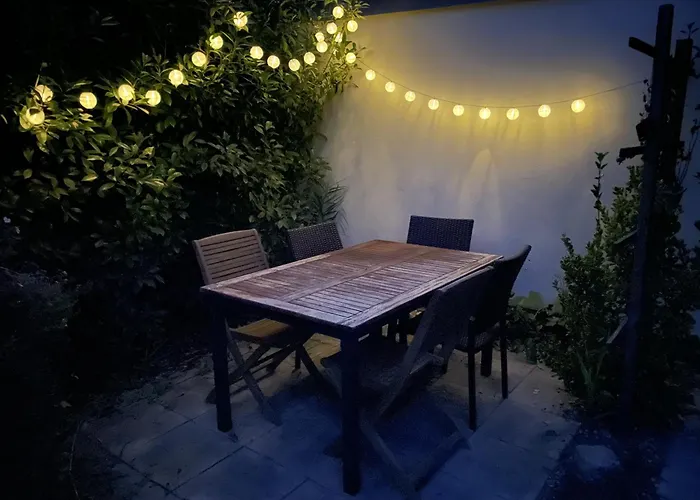 Entire House With Garden - Exclusively For Your Group *