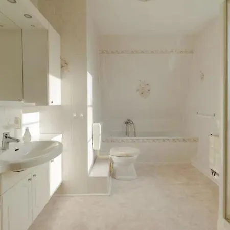 Hébergement de vacances Entire House With Garden - Exclusively For Your Group *