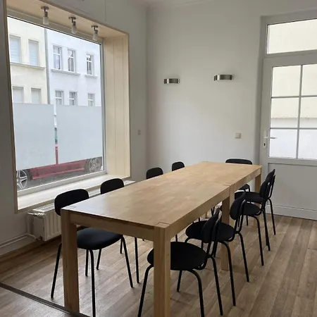 Entire House With Garden - Exclusively For Your Group