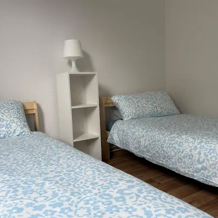 Entire House With Garden - Exclusively For Your Group Vakantiehuis