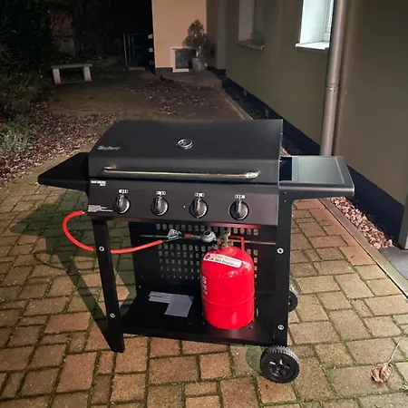 Entire House With Garden - Exclusively For Your Group