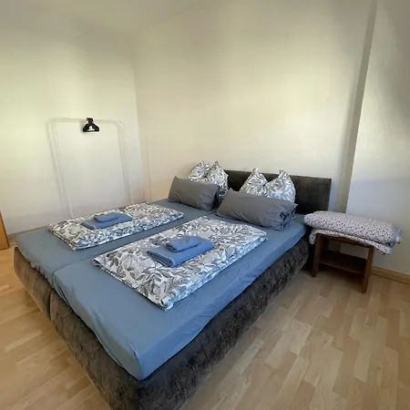 Entire House With Garden - Exclusively For Your Group *