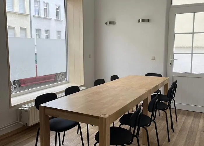 Entire House With Garden - Exclusively For Your Group