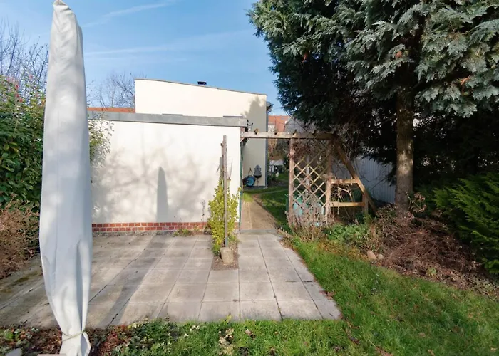 Entire House With Garden - Exclusively For Your Group Dom wakacyjny