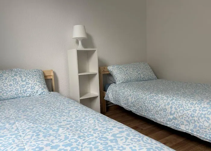 Entire House With Garden - Exclusively For Your Group Dom wakacyjny